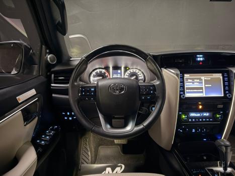 TOYOTA Hilux SW4 2.8 4P 4X4 TURBO DIESEL, Foto 12