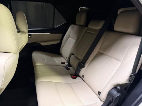 TOYOTA Hilux SW4 2.8 4P 4X4 TURBO DIESEL, Foto 13