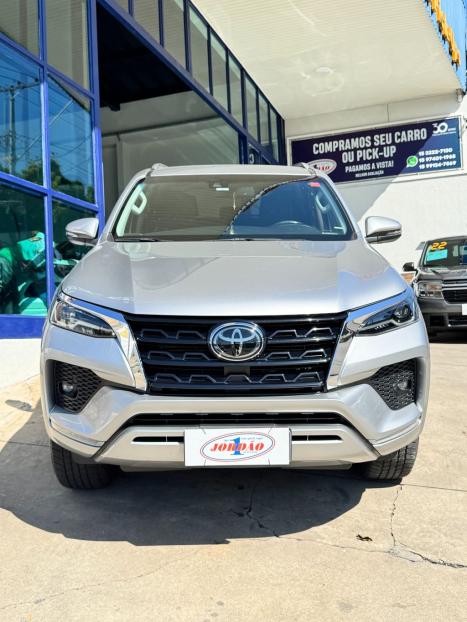 TOYOTA Hilux SW4 2.8 16V 4P SRX 4X4 7 LUGARES TURBO DIESEL AUTOM�TICO, Foto 2