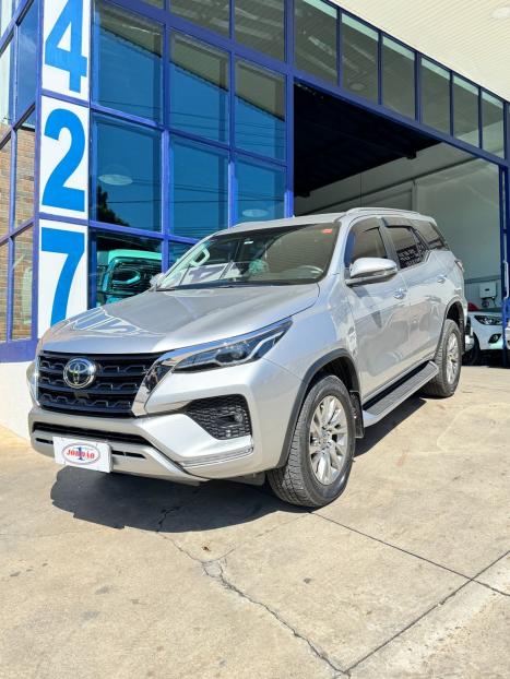 TOYOTA Hilux SW4 2.8 16V 4P SRX 4X4 7 LUGARES TURBO DIESEL AUTOM�TICO, Foto 4
