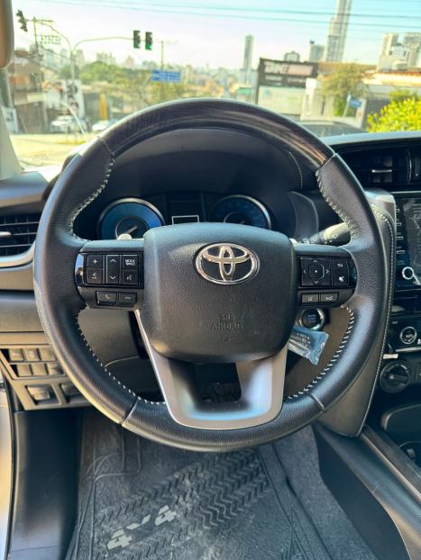 TOYOTA Hilux SW4 2.8 16V 4P SRX 4X4 7 LUGARES TURBO DIESEL AUTOM�TICO, Foto 9