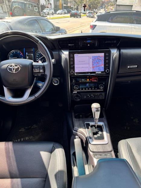 TOYOTA Hilux SW4 2.8 16V 4P SRX 4X4 7 LUGARES TURBO DIESEL AUTOM�TICO, Foto 17