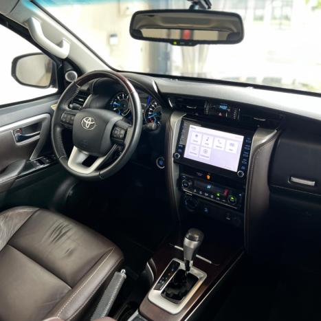 TOYOTA Hilux SW4 2.8 16V 4P SRX 4X4 7 LUGARES TURBO DIESEL AUTOMÁTICO, Foto 7