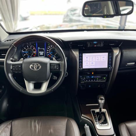 TOYOTA Hilux SW4 2.8 16V 4P SRX 4X4 7 LUGARES TURBO DIESEL AUTOMÁTICO, Foto 9