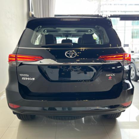 TOYOTA Hilux SW4 2.8 16V 4P SRX 4X4 7 LUGARES TURBO DIESEL AUTOMÁTICO, Foto 18