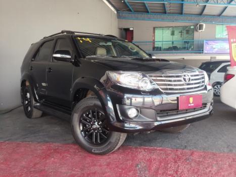 TOYOTA Hilux SW4 3.0 16V 4P SRV 4X4 TURBO DIESEL AUTOMTICO, Foto 2