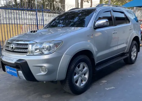 TOYOTA Hilux SW4 3.0 16V 4P SRV 4X4 7 LUGARES TURBO DIESEL AUTOMTICO, Foto 1