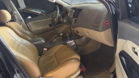 TOYOTA Hilux SW4 3.0 16V 4P SRV 4X4 7 LUGARES TURBO DIESEL AUTOMTICO, Foto 13