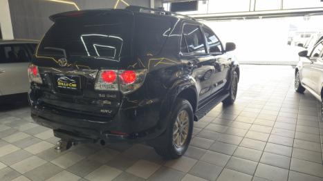 TOYOTA Hilux SW4 3.0 16V 4P SRV 4X4 7 LUGARES TURBO DIESEL AUTOMTICO, Foto 6