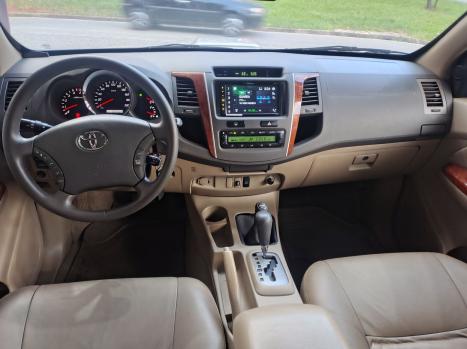 TOYOTA Hilux SW4 3.0 16V 4P SRV 4X4 7 LUGARES TURBO DIESEL AUTOM�TICO, Foto 2