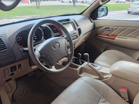 TOYOTA Hilux SW4 3.0 16V 4P SRV 4X4 7 LUGARES TURBO DIESEL AUTOM�TICO, Foto 5