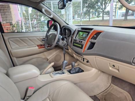 TOYOTA Hilux SW4 3.0 16V 4P SRV 4X4 7 LUGARES TURBO DIESEL AUTOM�TICO, Foto 6