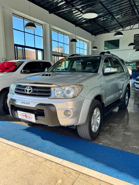 TOYOTA Hilux SW4 3.0 16V 4P SRV 4X4 7 LUGARES TURBO DIESEL AUTOM�TICO, Foto 3