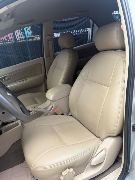 TOYOTA Hilux SW4 3.0 16V 4P SRV 4X4 TURBO DIESEL AUTOMÁTICO, Foto 4