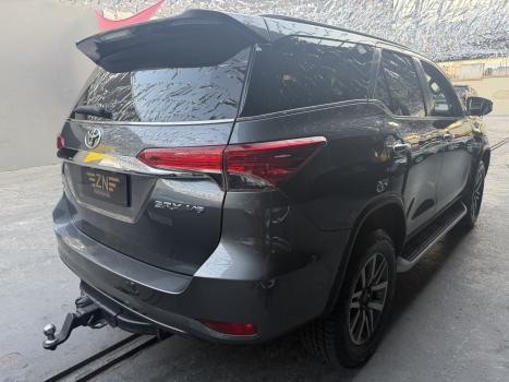 TOYOTA Hilux SW4 4.0 V6 24V 4P SRX 4X4 7 LUGARES AUTOM�TICO, Foto 7