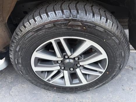 TOYOTA Hilux SW4 4.0 V6 24V 4P SRX 4X4 7 LUGARES AUTOM�TICO, Foto 9
