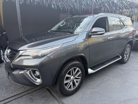 TOYOTA Hilux SW4 4.0 V6 24V 4P SRX 4X4 7 LUGARES AUTOM�TICO, Foto 10