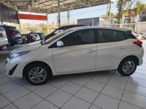 TOYOTA Yaris Hatch 1.5 16V 4P FLEX XL PLUS CONNECT MULTIDRIVE AUTOMTICO CVT, Foto 8