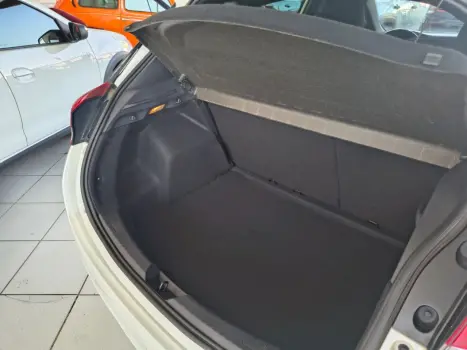 TOYOTA Yaris Hatch 1.5 16V 4P FLEX XL PLUS CONNECT MULTIDRIVE AUTOMTICO CVT, Foto 9