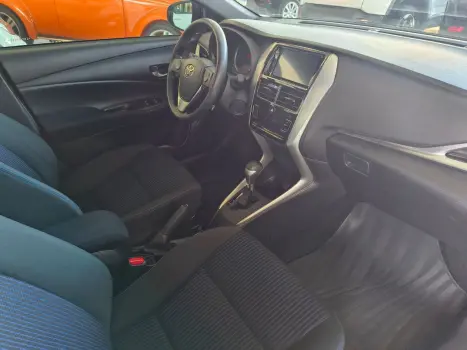 TOYOTA Yaris Hatch 1.5 16V 4P FLEX XL PLUS CONNECT MULTIDRIVE AUTOMTICO CVT, Foto 11