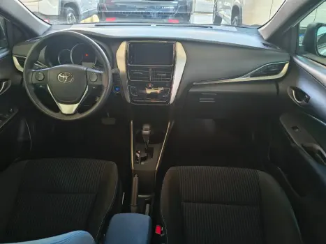 TOYOTA Yaris Hatch 1.5 16V 4P FLEX XL PLUS CONNECT MULTIDRIVE AUTOMTICO CVT, Foto 15