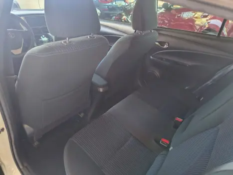 TOYOTA Yaris Hatch 1.5 16V 4P FLEX XL PLUS CONNECT MULTIDRIVE AUTOMTICO CVT, Foto 16