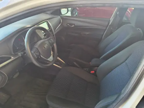 TOYOTA Yaris Hatch 1.5 16V 4P FLEX XL PLUS CONNECT MULTIDRIVE AUTOMTICO CVT, Foto 19