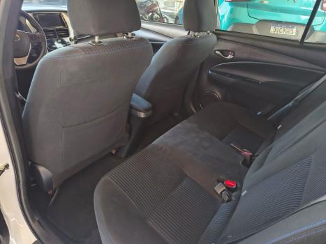 TOYOTA Yaris Hatch 1.5 16V 4P FLEX XL PLUS CONNECT MULTIDRIVE AUTOMTICO CVT, Foto 14