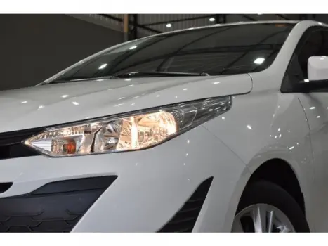 TOYOTA Yaris Hatch 1.3 16V 4P FLEX XL PLUS TECH MULTIDRIVE AUTOMTICO CVT, Foto 2