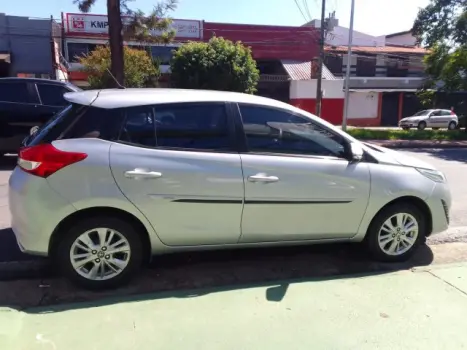 TOYOTA Yaris Hatch 1.3 16V 4P FLEX XL PLUS TECH MULTIDRIVE AUTOM�TICO CVT, Foto 5