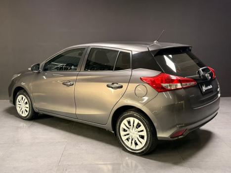 TOYOTA Yaris Hatch 1.5 16V 4P FLEX XL MULTIDRIVE AUTOM�TICO CVT, Foto 2