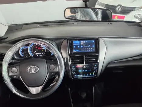 TOYOTA Yaris Sedan 1.5 16V 4P FLEX XL MULTIDRIVE AUTOMTICO CVT, Foto 11