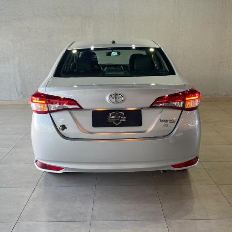 TOYOTA Yaris Sedan 1.5 16V 4P FLEX XL LIVE MULTIDRIVE AUTOMÁTICO CVT, Foto 4