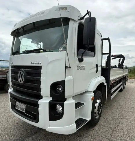 VOLKSWAGEN 24-250 CONSTELATTION 6x2 TETO BAIXO, Foto 6