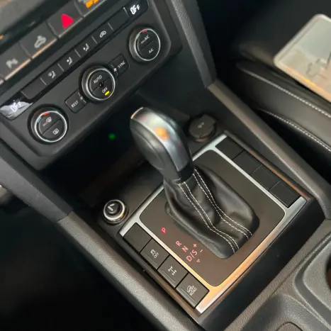 VOLKSWAGEN Amarok 3.0 V6 CABINE DUPLA HIGHLINE EXTREME 4X4 TURBO INTERCOOLER AUTOM�TICO, Foto 13