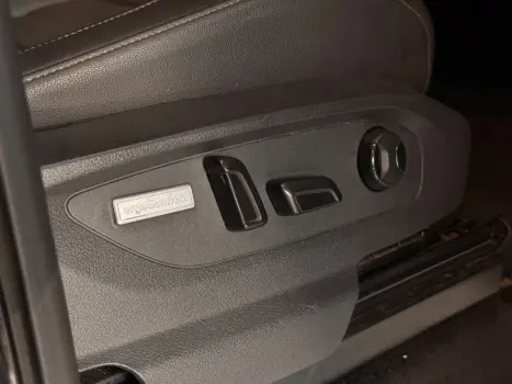 VOLKSWAGEN Amarok 3.0 V6 CABINE DUPLA HIGHLINE 4X4 TURBO INTERCOOLER AUTOM�TICO, Foto 3