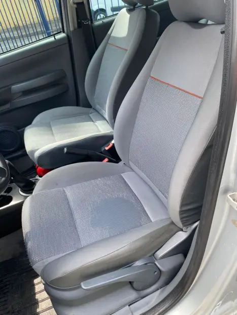 VOLKSWAGEN Fox 1.6 4P FLEX, Foto 4