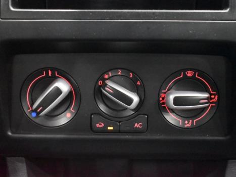 VOLKSWAGEN Fox 1.6 4P, Foto 5