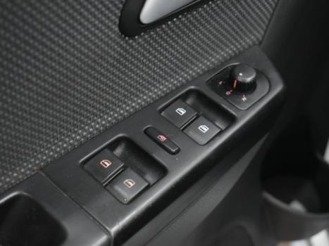 VOLKSWAGEN Fox 1.6 4P, Foto 6