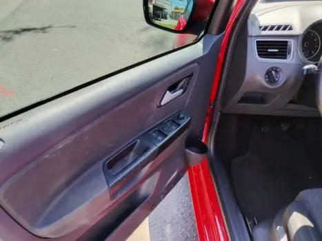 VOLKSWAGEN Fox 1.6 4P, Foto 2