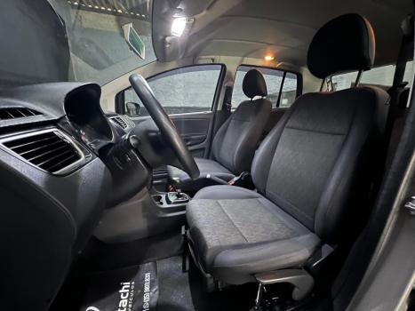 VOLKSWAGEN Fox 1.6 4P, Foto 11