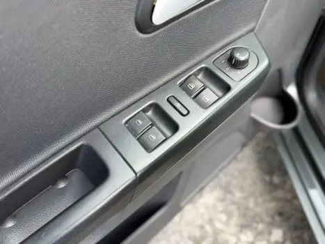 VOLKSWAGEN Fox 1.6 4P FLEX, Foto 9