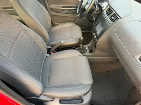 VOLKSWAGEN Fox 1.6 4P, Foto 4