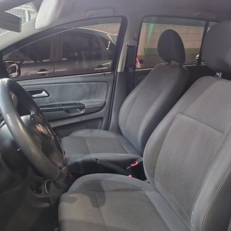 VOLKSWAGEN Fox 1.6 4P, Foto 10