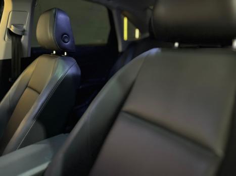 VOLKSWAGEN Jetta 1.4 4P 250 TSI TURBO COMFORTLINE AUTOM�TICO, Foto 17