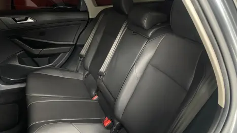 VOLKSWAGEN Jetta 1.4 4P 250 TSI TURBO COMFORTLINE AUTOM�TICO, Foto 8