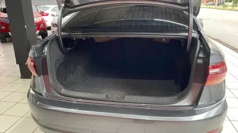 VOLKSWAGEN Jetta 1.4 4P 250 TSI TURBO COMFORTLINE AUTOM�TICO, Foto 12