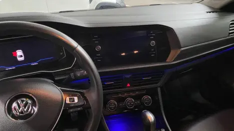 VOLKSWAGEN Jetta 1.4 4P 250 TSI TURBO COMFORTLINE AUTOM�TICO, Foto 16