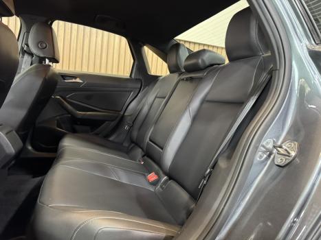 VOLKSWAGEN Jetta 1.4 4P 250 TSI R-LINE AUTOM�TICO, Foto 20