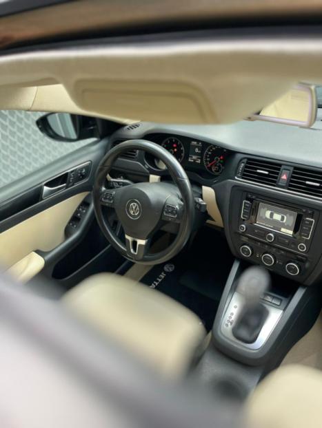 VOLKSWAGEN Jetta 2.0 4P CONFORTLINE TIPTRONIC AUTOMTICO, Foto 5